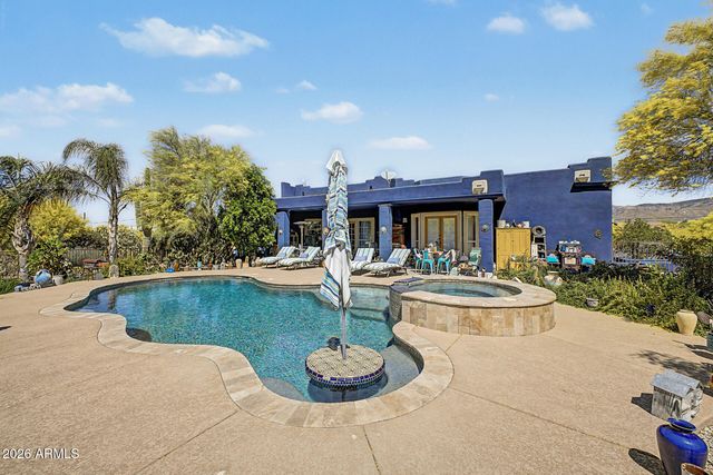 2027 E CIRCLE MOUNTAIN Road, New River, AZ 85087