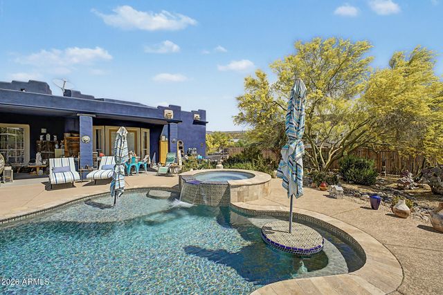 2027 E CIRCLE MOUNTAIN Road, New River, AZ 85087