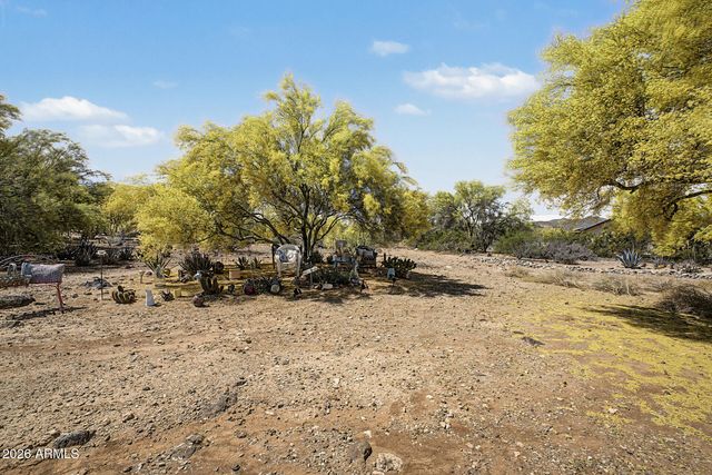 2027 E CIRCLE MOUNTAIN Road, New River, AZ 85087