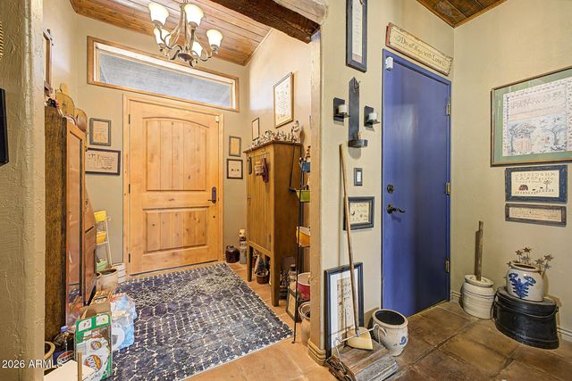 2027 E CIRCLE MOUNTAIN Road, New River, AZ 85087