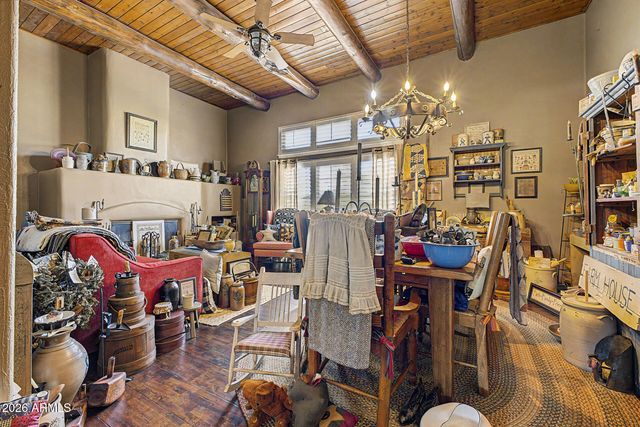 2027 E CIRCLE MOUNTAIN Road, New River, AZ 85087