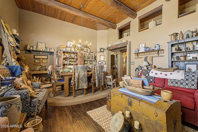 2027 E CIRCLE MOUNTAIN Road, New River, AZ 85087