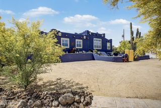 2027 E CIRCLE MOUNTAIN Road, New River, AZ 85087
