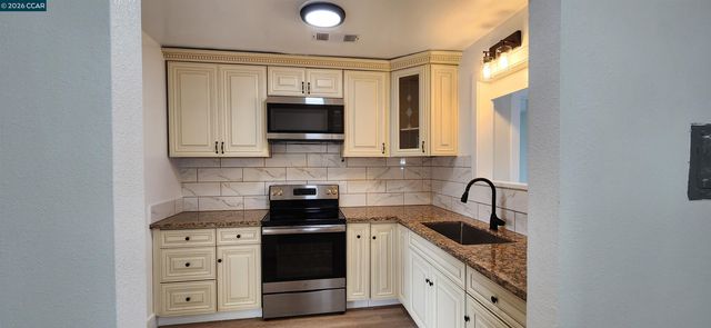 308 Vine St, Modesto, CA 95351