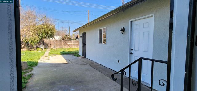 308 Vine St, Modesto, CA 95351