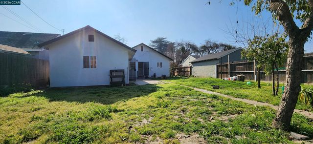 308 Vine St, Modesto, CA 95351