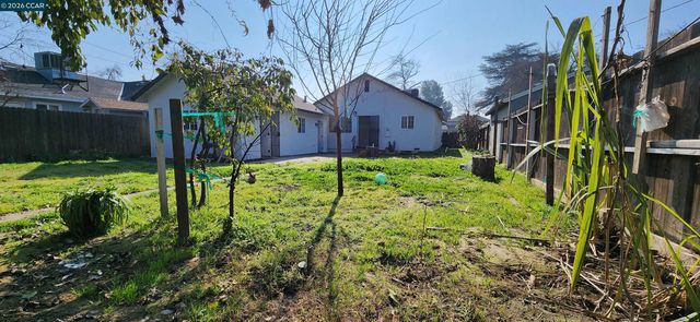 308 Vine St, Modesto, CA 95351