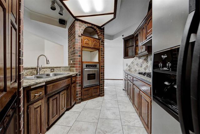 1116 Fountain Gate Court, Norman, OK 73072