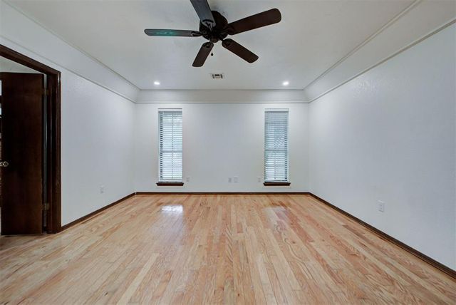1116 Fountain Gate Court, Norman, OK 73072