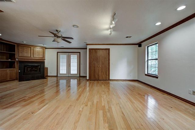 1116 Fountain Gate Court, Norman, OK 73072