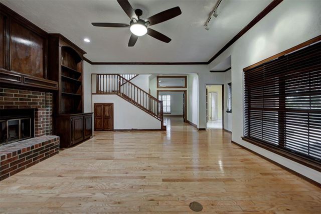 1116 Fountain Gate Court, Norman, OK 73072