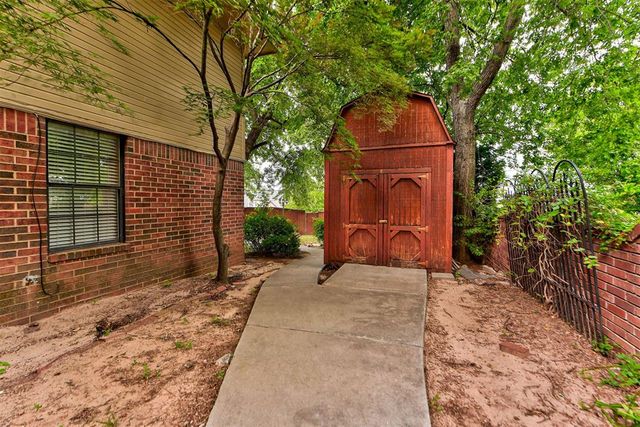 1116 Fountain Gate Court, Norman, OK 73072