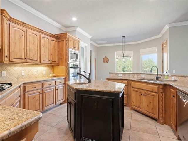 14616 Oakmond Road, Edmond, OK 73013