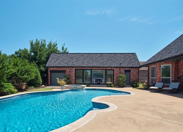 14616 Oakmond Road, Edmond, OK 73013