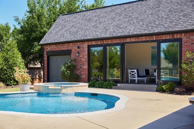 14616 Oakmond Road, Edmond, OK 73013