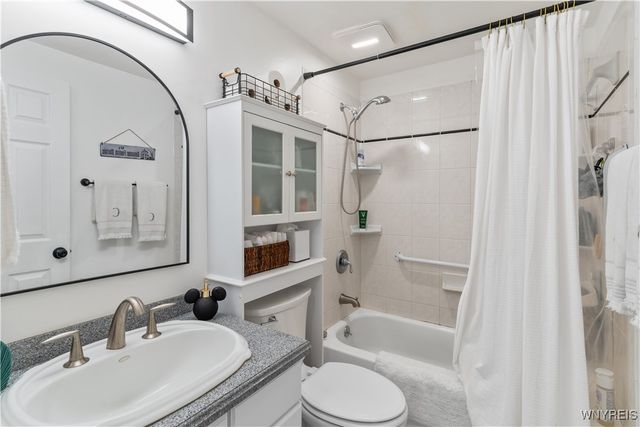 52 Rachelle Drive, Cheektowaga, NY 14227