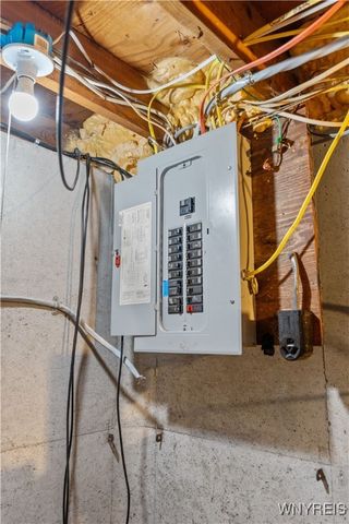 52 Rachelle Drive, Cheektowaga, NY 14227