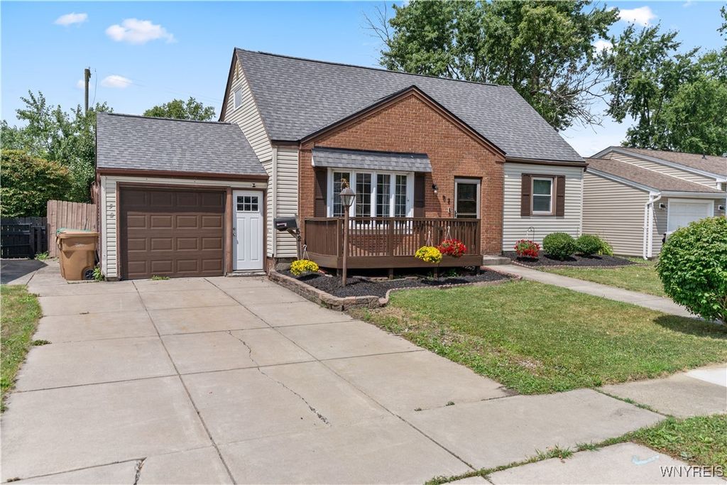 52 Rachelle Drive, Cheektowaga, NY 14227