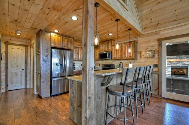 136 Oasis Drive, Blue Ridge, GA 30513