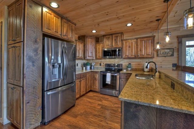 136 Oasis Drive, Blue Ridge, GA 30513