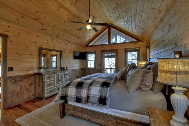 136 Oasis Drive, Blue Ridge, GA 30513