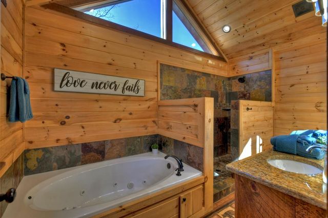 136 Oasis Drive, Blue Ridge, GA 30513