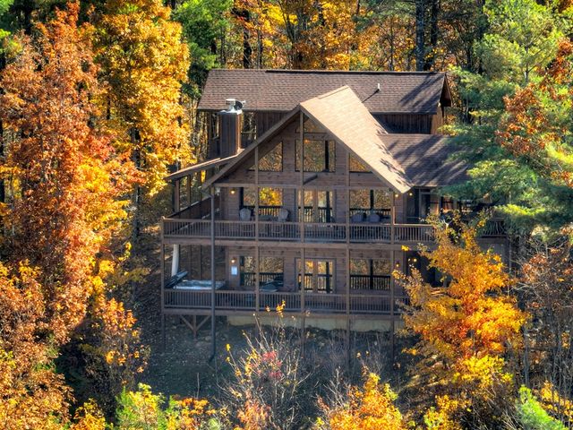 136 Oasis Drive, Blue Ridge, GA 30513