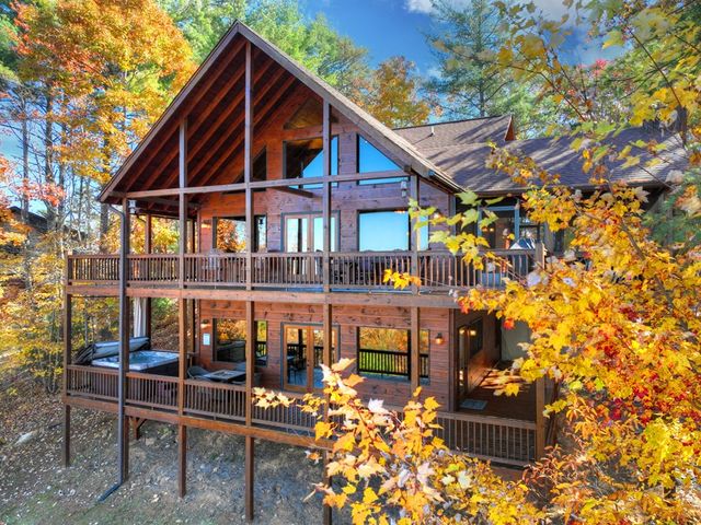 136 Oasis Drive, Blue Ridge, GA 30513