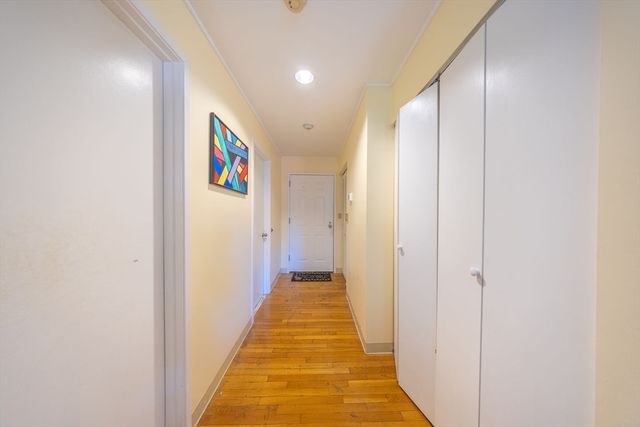102 Gainsborough St 402E, Boston, MA 02115