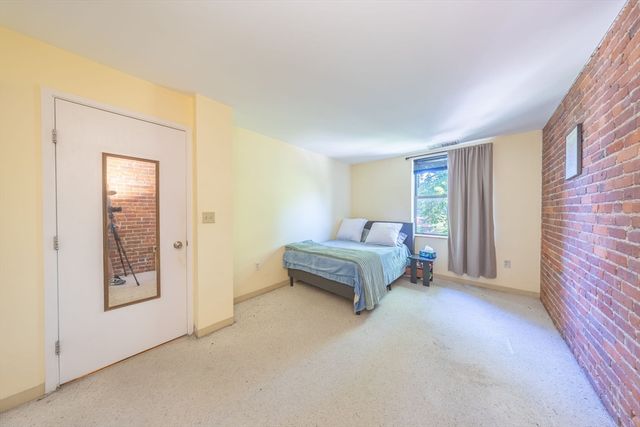 102 Gainsborough St 402E, Boston, MA 02115