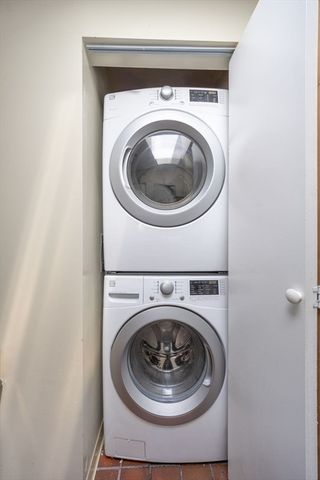 102 Gainsborough St 402E, Boston, MA 02115