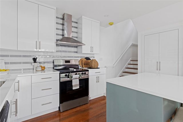18 Pevear Avenue, Warwick, RI 02886