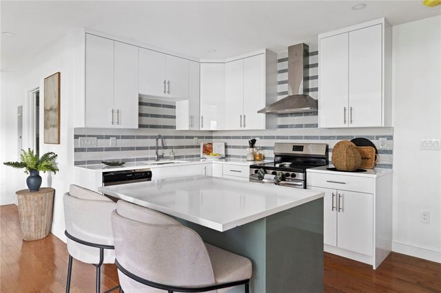 18 Pevear Avenue, Warwick, RI 02886