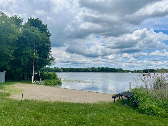9922 190th AVENUE, Bristol, WI 53104