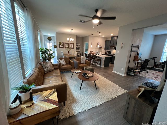 4926 Via Sonoma, Converse, TX 78109