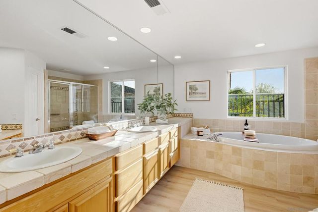 12086 Little Silver Ct, San Diego, CA 92131