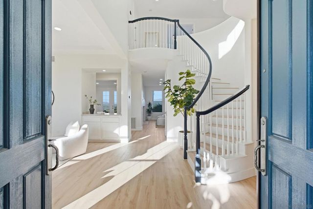 12086 Little Silver Ct, San Diego, CA 92131