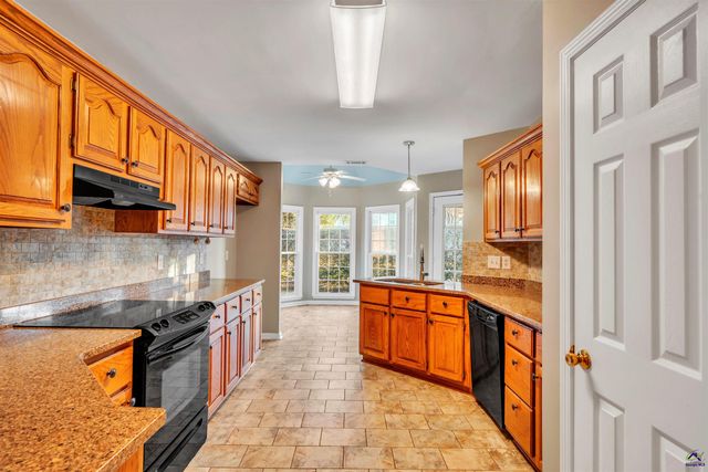 111 Raintree Drive, Warner Robins, GA 31088