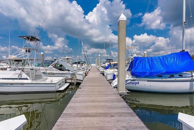 30 Long Key, Hitchcock, TX 77563