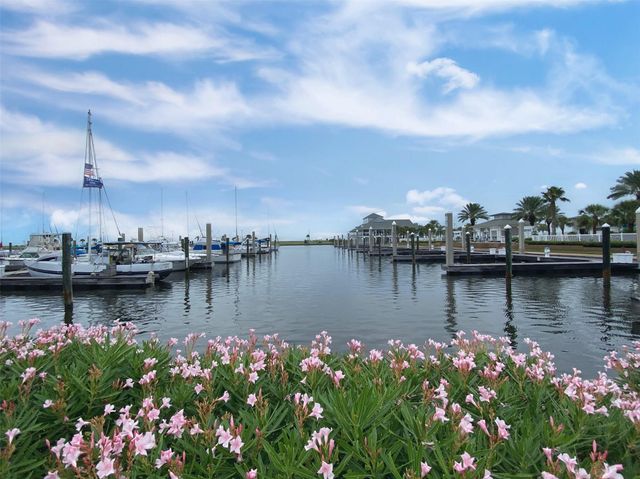 30 Long Key, Hitchcock, TX 77563