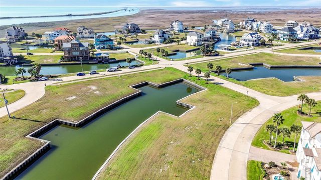 30 Long Key, Hitchcock, TX 77563