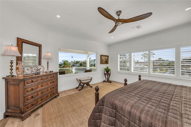 548 HALYARD LANE, Longboat Key, FL 34228