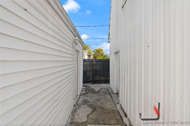 2030 Ekin Avenue, New Albany, IN 47150