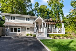 33 Alsace Place, Northport, NY 11768