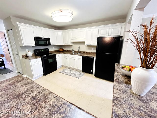 8880 OLD KINGS Road 20, Jacksonville, FL 32257