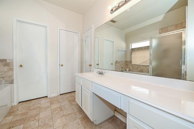 11830 Hueco Tanks Drive, Sugar Land, TX 77498