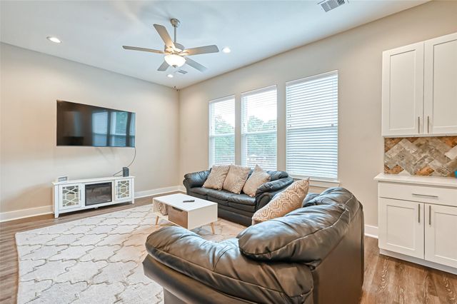 882 Fortune St Street, Houston, TX 77088