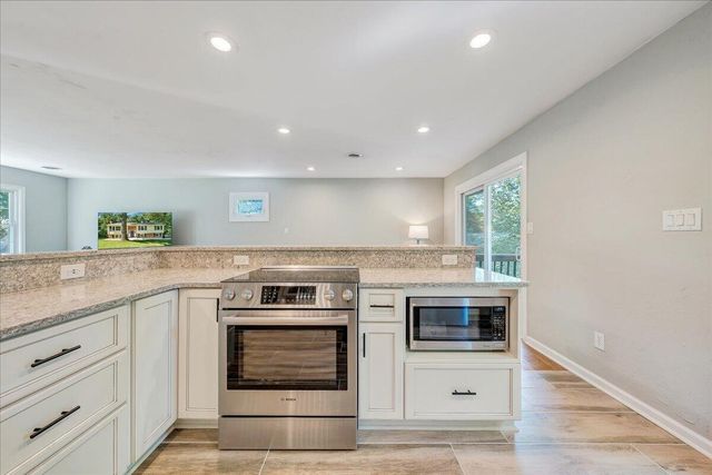2116 Wesvan DR, Roanoke, VA 24012