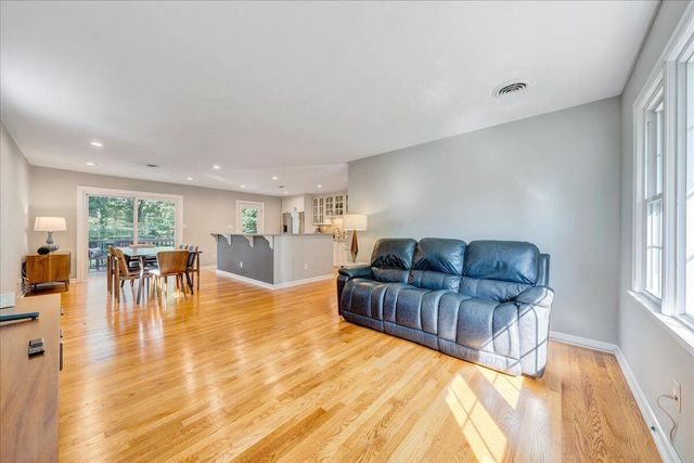 2116 Wesvan DR, Roanoke, VA 24012