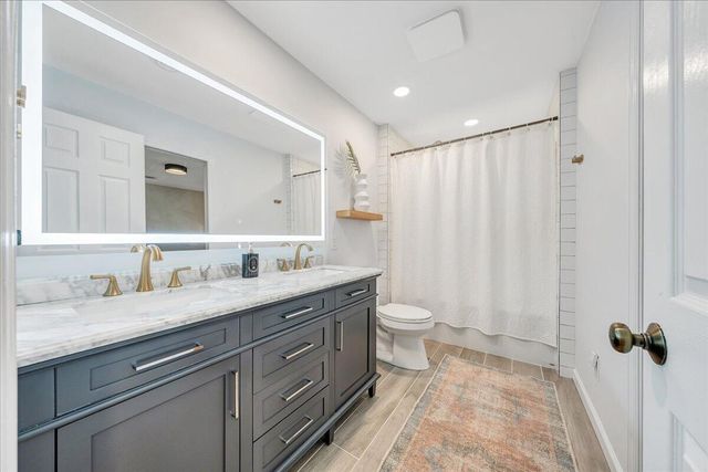 2116 Wesvan DR, Roanoke, VA 24012